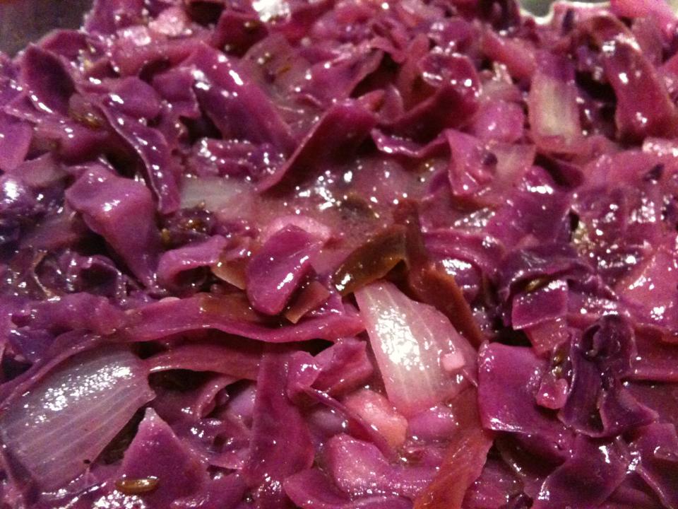 Braised Red Cabbage with Vinegar and Caraway